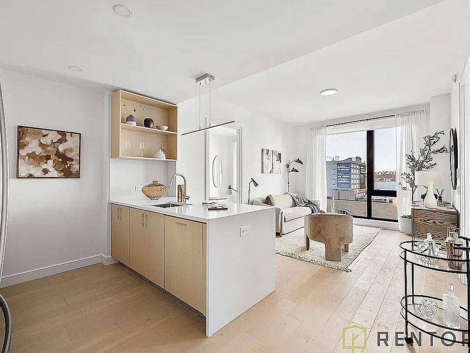 1st image of 554 W 46th St #359