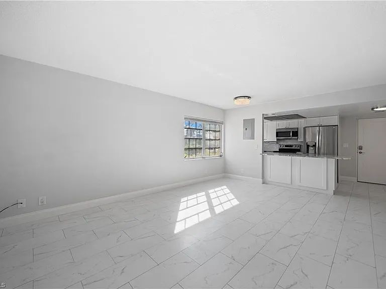 666 3rd St S #106 — Photo 9