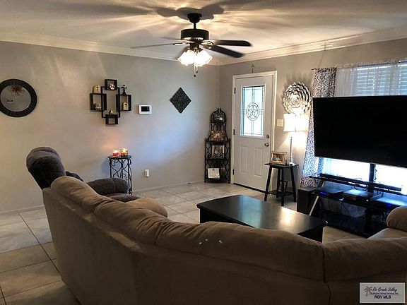 4th image of 218 E Linda St