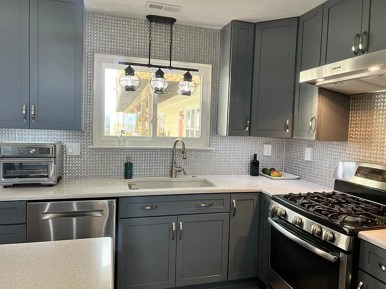 1268 W Ocean View Ave #C — Photo 29