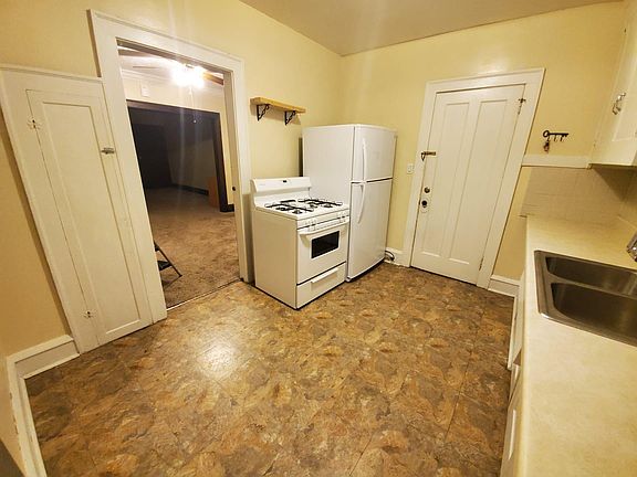4th image of 1319 Hathaway Ave #1