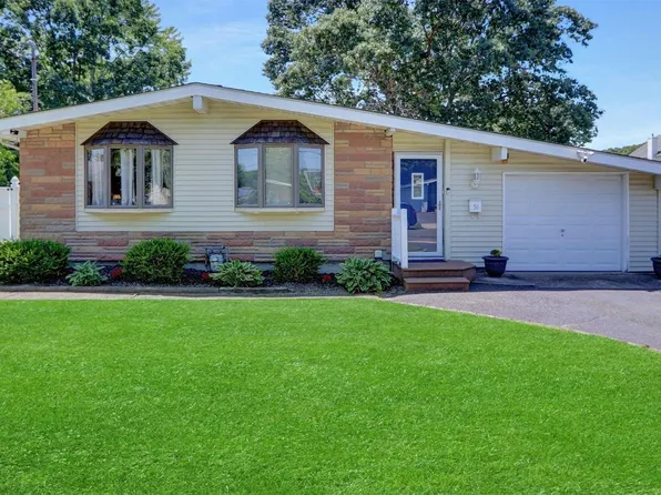 51 Sunset Drive, Centereach, NY 11720