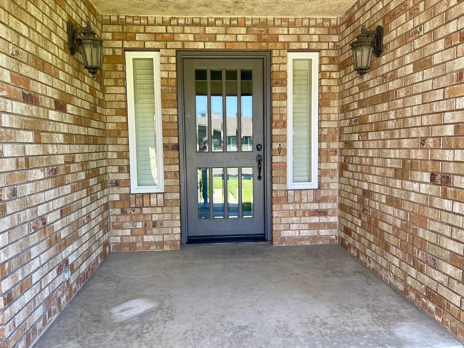 3 bed, 1800 sqft, $2,500 — Photo 2