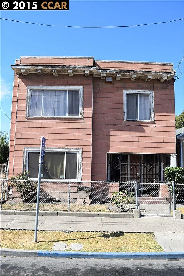 559 6th St photo 1