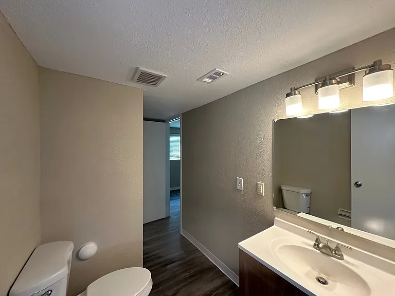 102 W Ida Ave — Photo 21