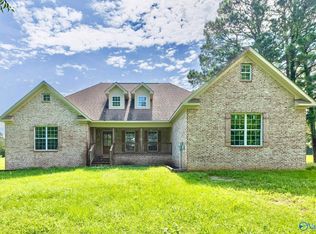 107 Lower Dry Creek Rd, Laceys Spring, AL 35754