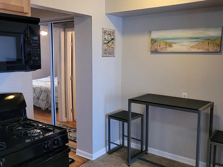 Maplewood Square Apartments — Photo 18