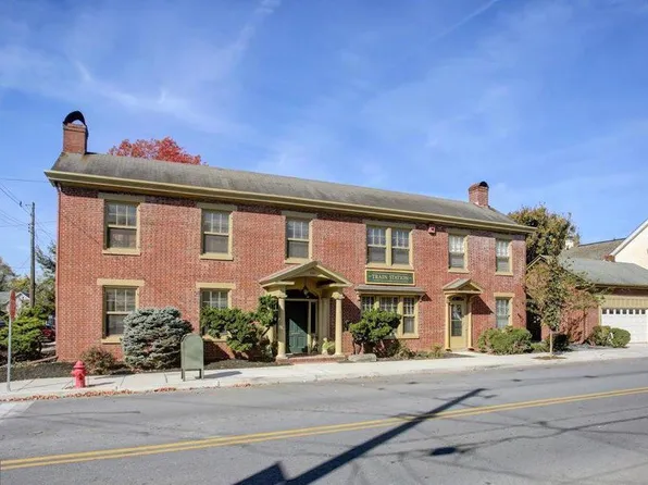 100 N Carlisle St, Greencastle, PA 17225