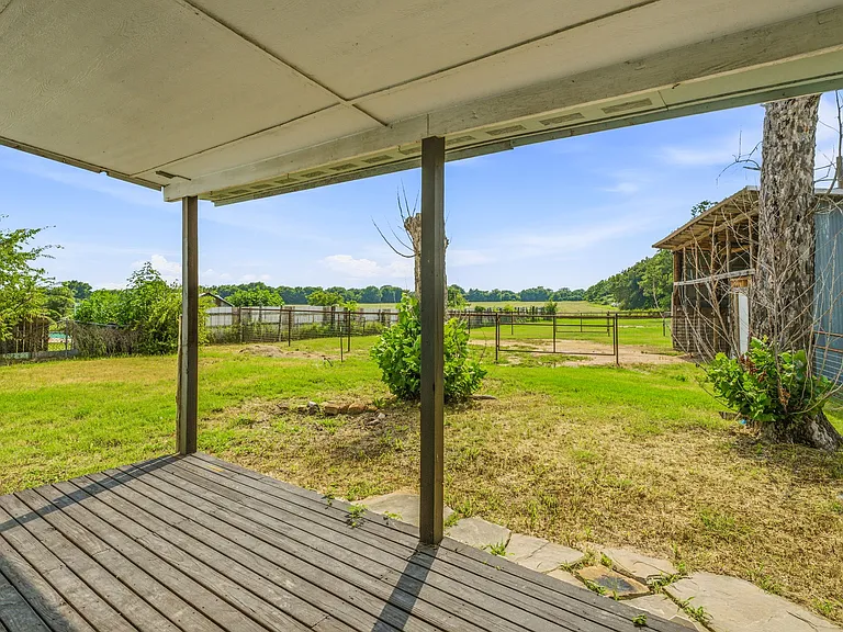 25263 N Highway 281 — Photo 20