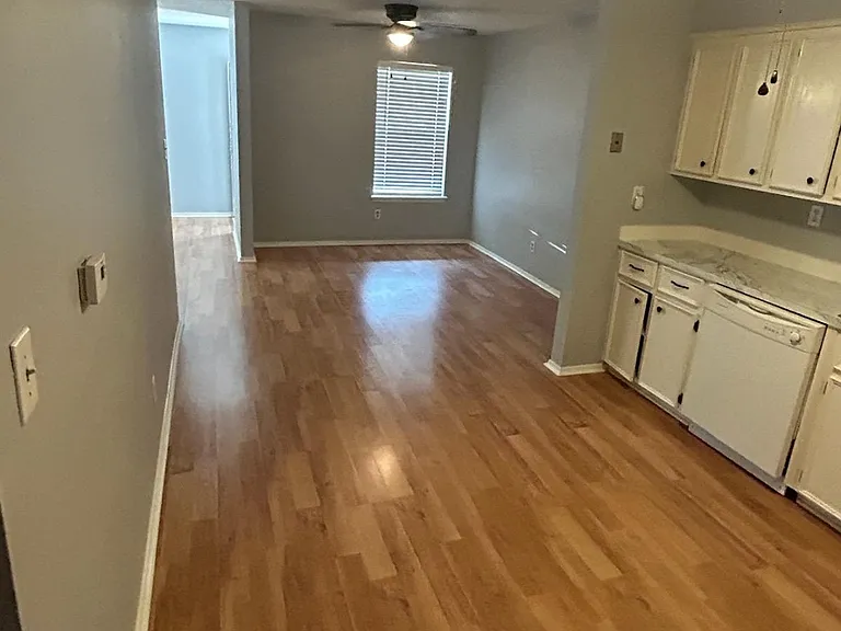 204 3rd Ave — Photo 9