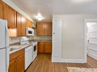 706 N 42nd St APT 2, Seattle, WA 98103