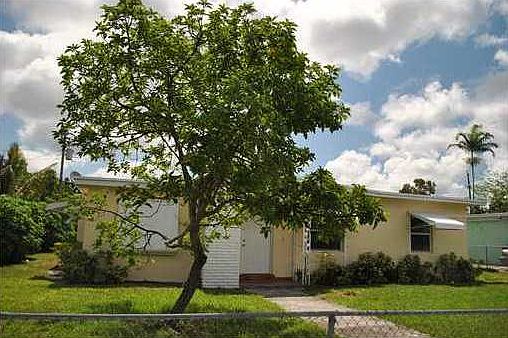 4th image of 14095 NW 5th Pl