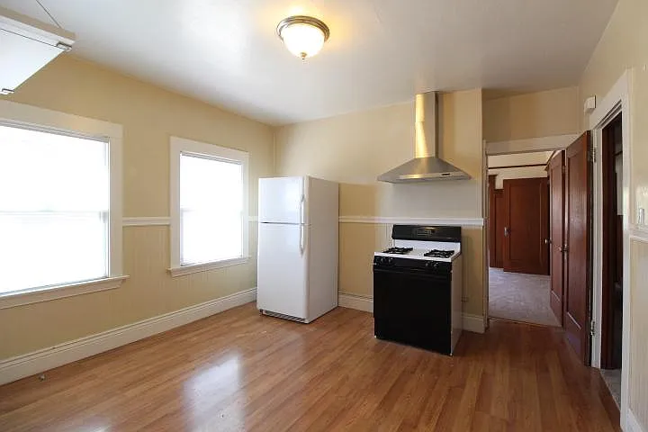 466 Pacific Ave — Photo 11