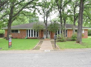 712 Ridgecrest Cir, Denton, TX 76205