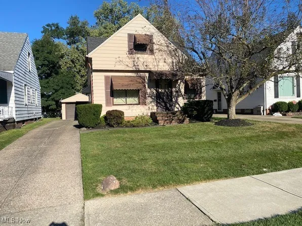 6439 Keltonshire Rd, Parma, OH 44129