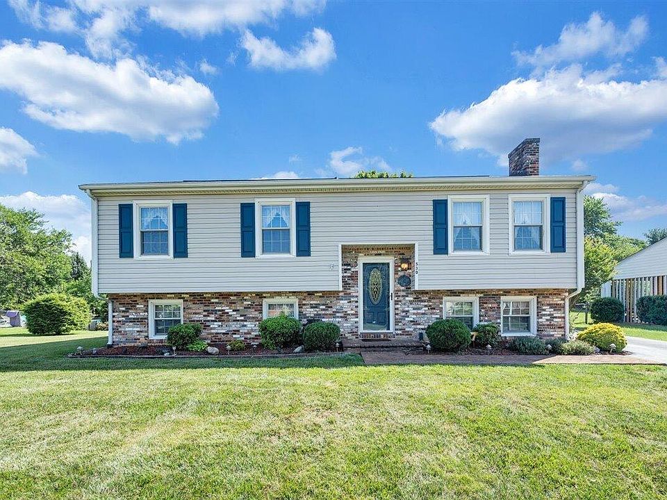 1st image of 530 Bonnie Ln