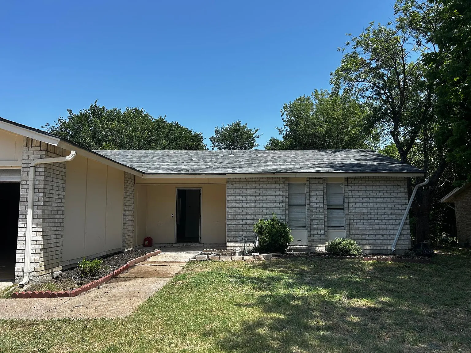 3 bed, $1,750 — Photo 1