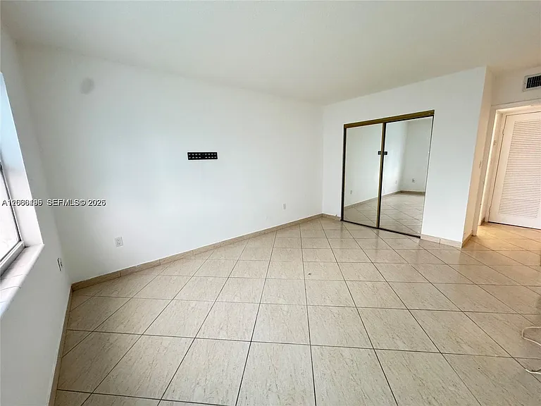 400 Kings Point Dr #320 — Photo 13