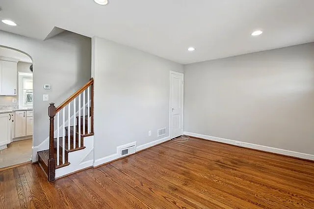 3 bed, 2.0 bath, 1492 sqft, $3,000 — Photo 4