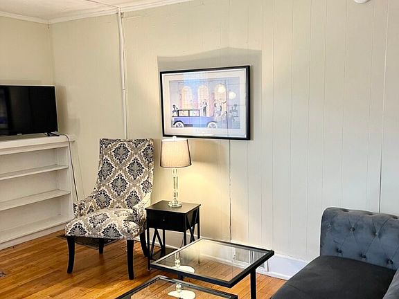 4th image of 515 Walnut Ave APT 1