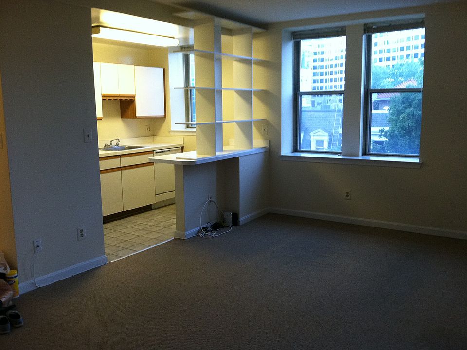 Kitchen & Living