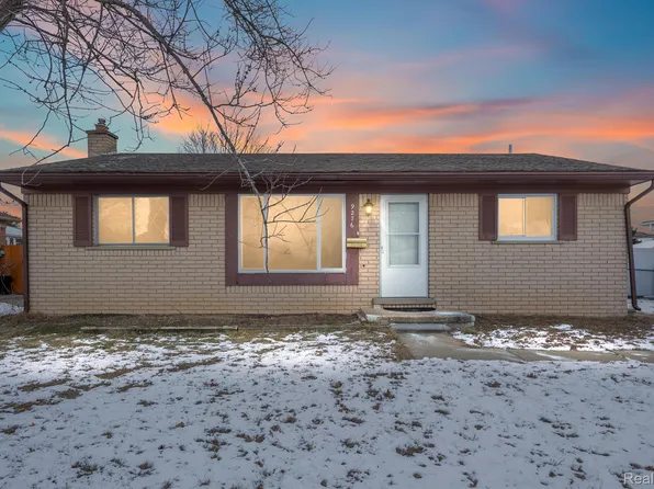 9276 Marie St, Livonia, MI 48150