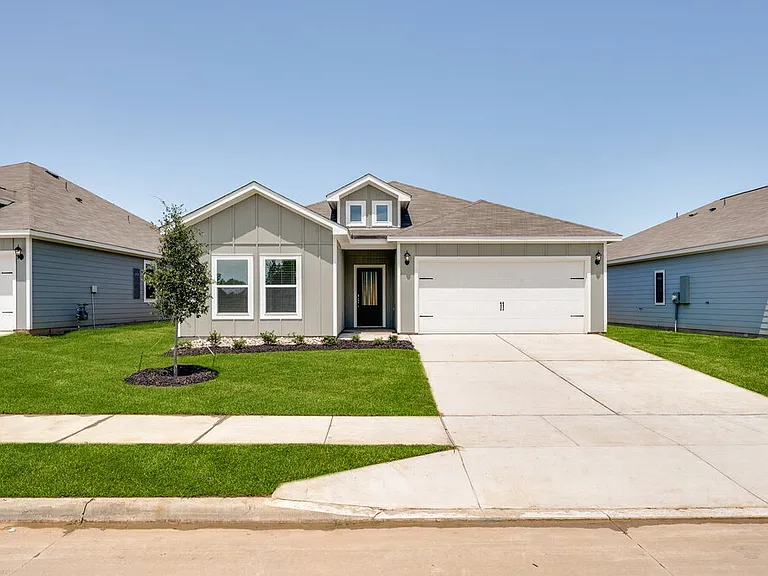 1513 Harvester Dr — Photo 1