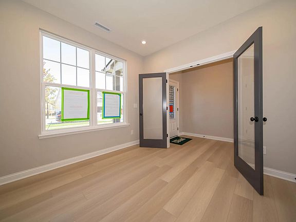 Crestview B home office