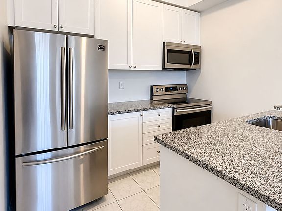 3rd image of 80 Aspen Springs Dr #124