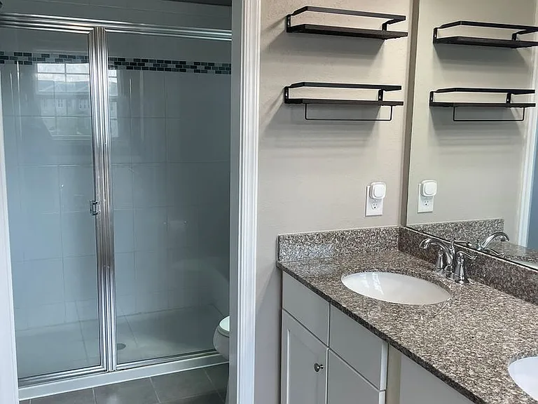 331 S Parkway Dr — Photo 70
