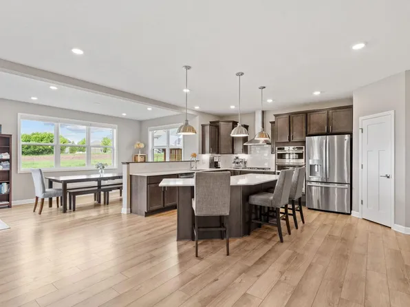 1578 Edgebrook Ln, Carver, MN 55315