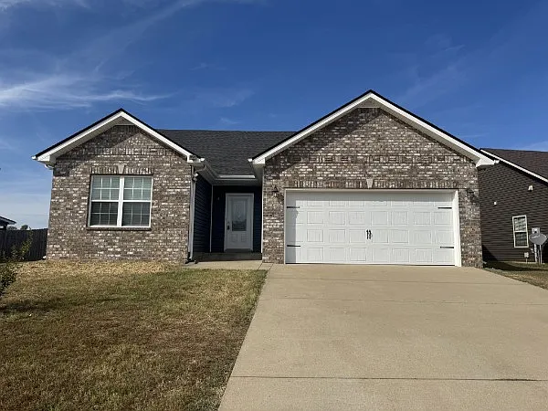 3 bed, 1370 sqft, $1,750 — Photo 1