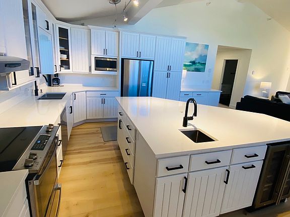 5th image of 245 N Glenwood St #1
