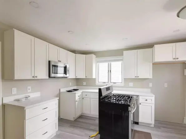 40 Greenville St, Somerville, MA 02143