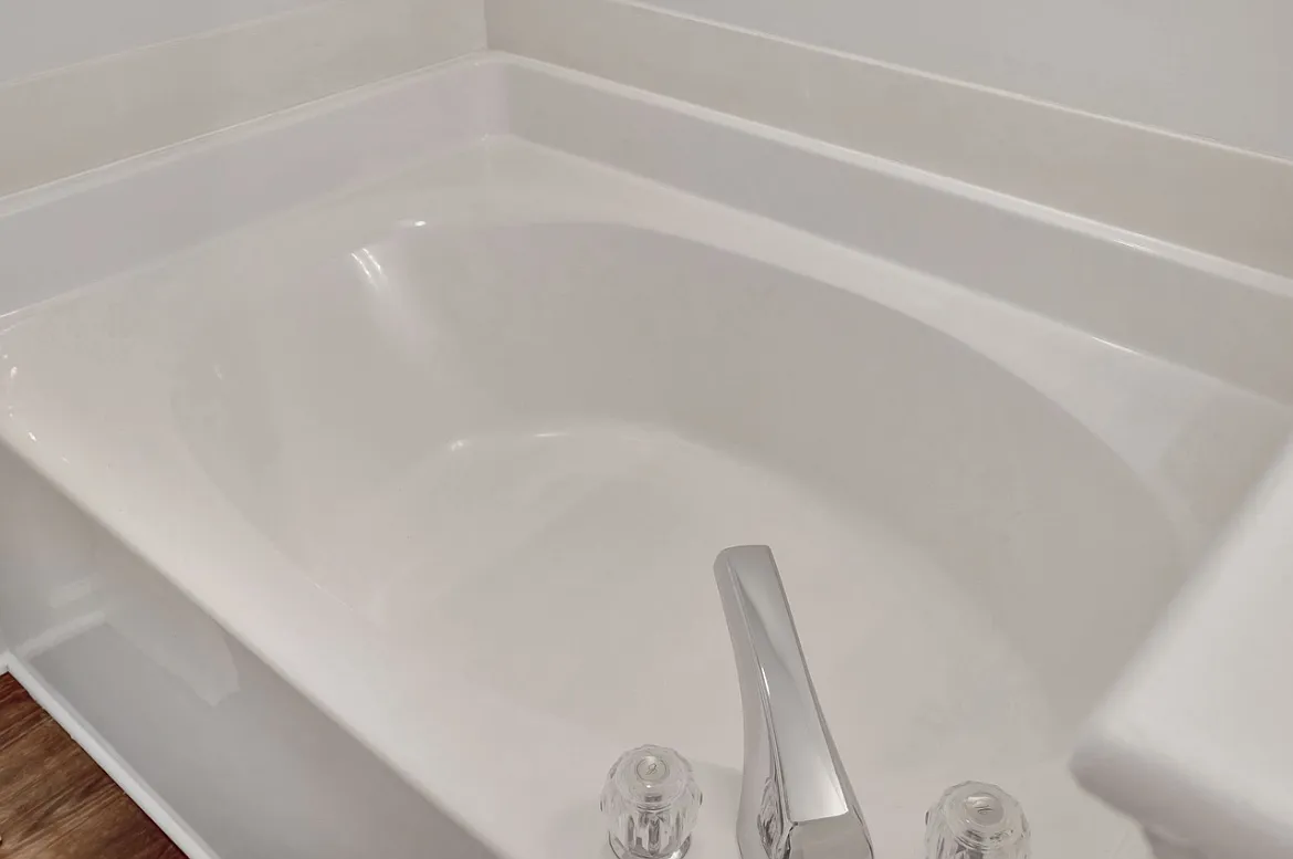 1 bed, 1555 sqft, $900 — Photo 4