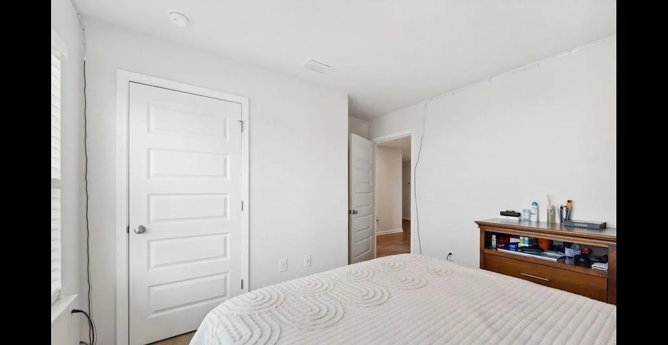 4 bed, 1787 sqft, $2,200 — Photo 1