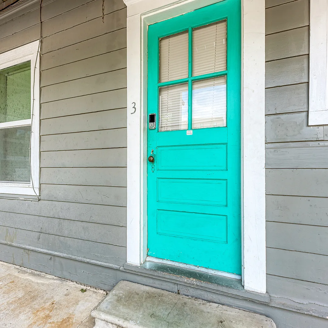 Charming Fully Furnished Studio in the Heart of UT Campus $1,500/Month — Photo 2