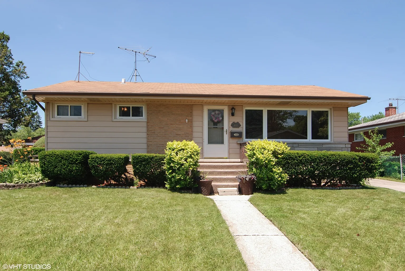 4835 Cypress Dr photo 1
