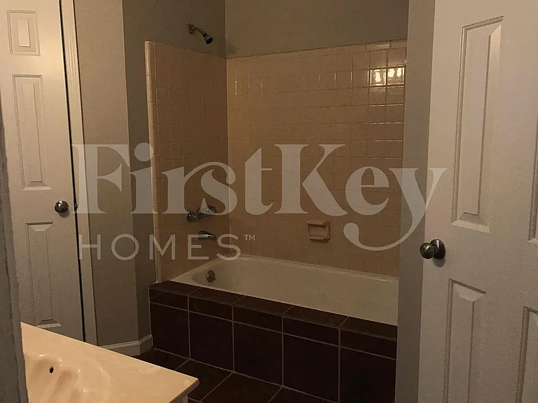 6418 Fawn Hollow Cir S — Photo 20