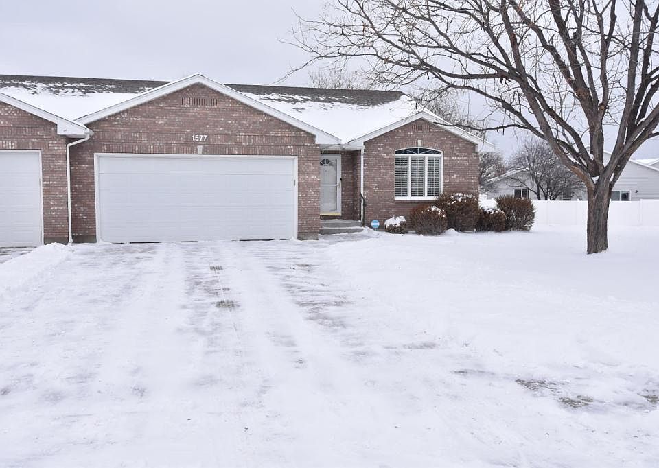 1st image of 1577 Mountain Rose Dr
