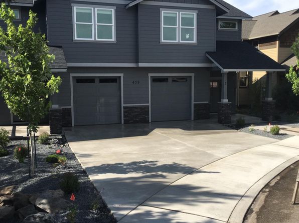 439 NW Princess Ct APT 2