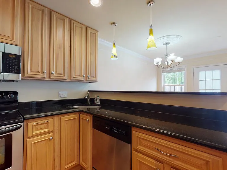 615 16th St NE — Photo 11