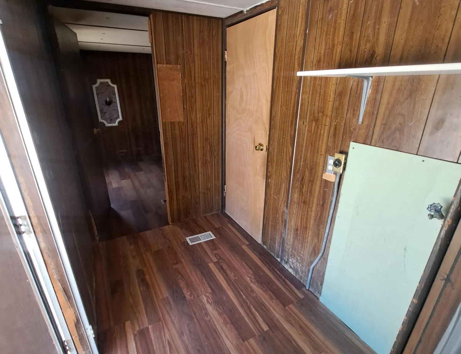 2 bed, 1.0 bath, 700 sqft, $700 — Photo 4