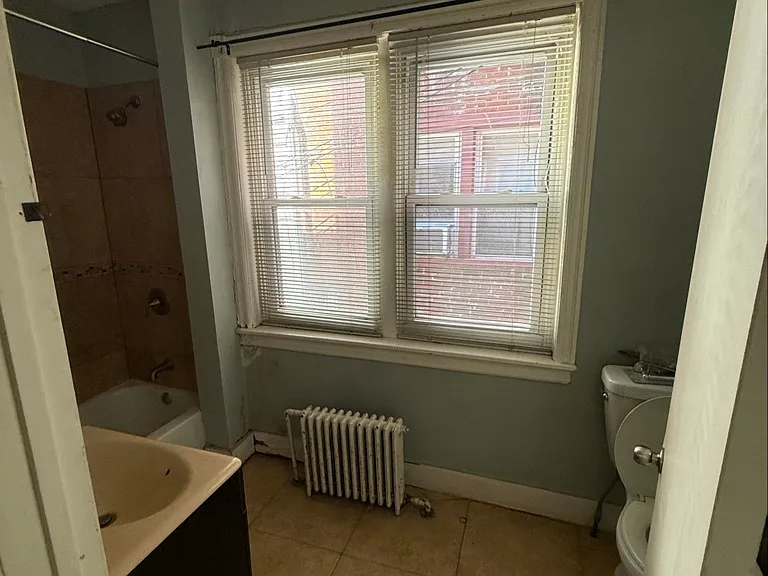 4932 Chestnut St #1 — Photo 11