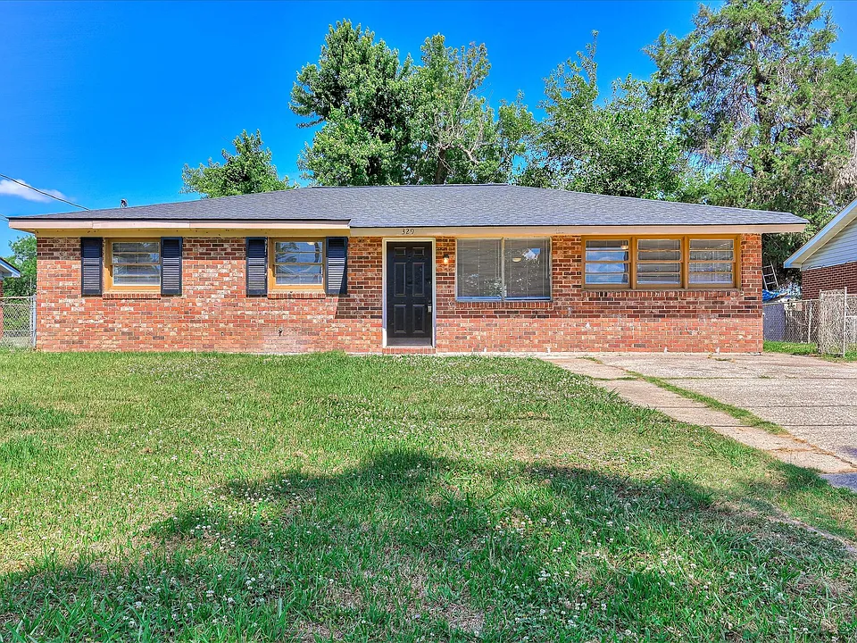 329 E View Dr