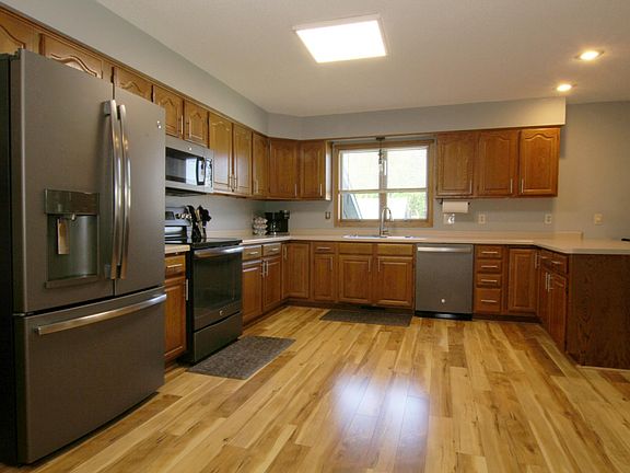 4th image of 7818 Davidson Ct