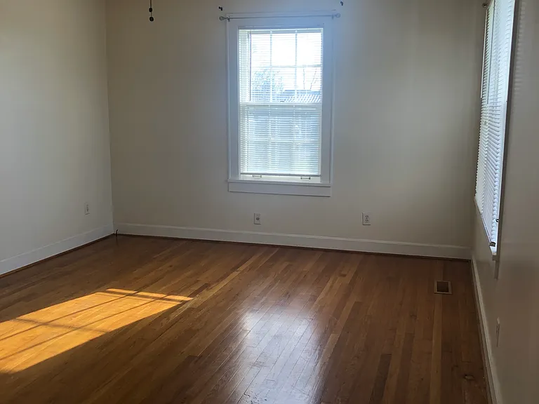 609 Rome Park — Photo 22