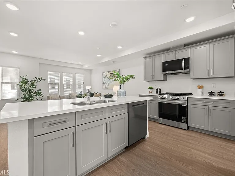 2109 N White Ave #2109A — Photo 3