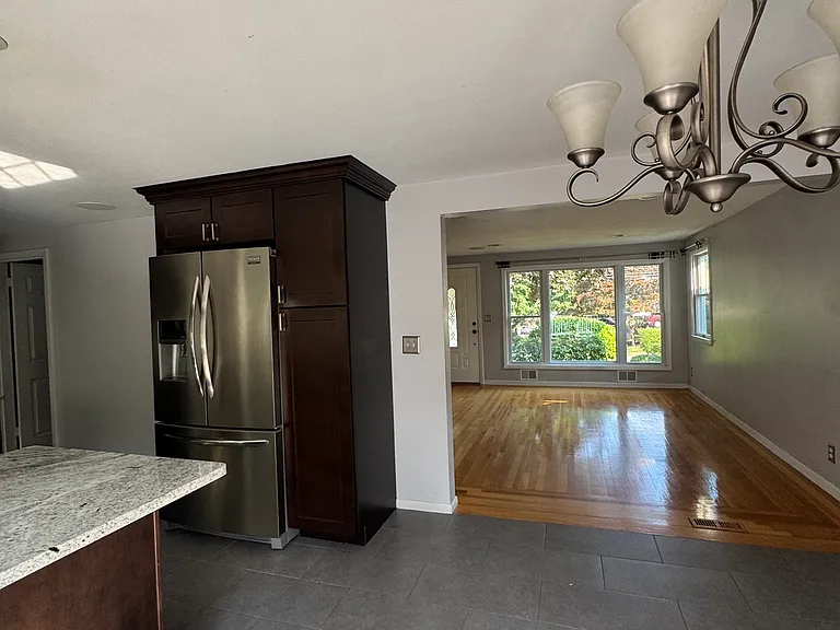 109 Larchmont Rd — Photo 12