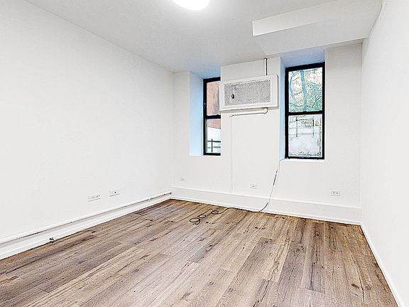 4th image of 4848 Broadway Gdn